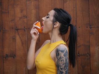 1to1hornycandy