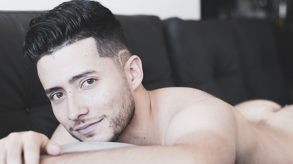 anthonyreall's profile from LiveJasmin at BoysOfJasmin'